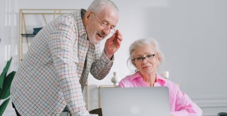 cadouri personalizate pensionari